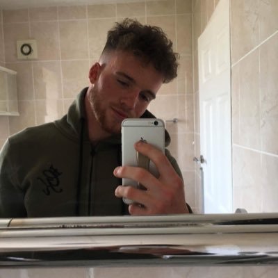 Profile Picture of Luke Prosser (@lukeprosser98) on Twitter