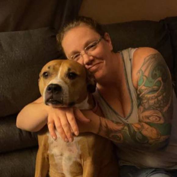 Profile Picture of Kimmi Arneson (@kimmiarneson) on Poshmark