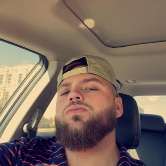 Profile Picture of Matthew Mcdonald (@matthewmcdon928) on Poshmark