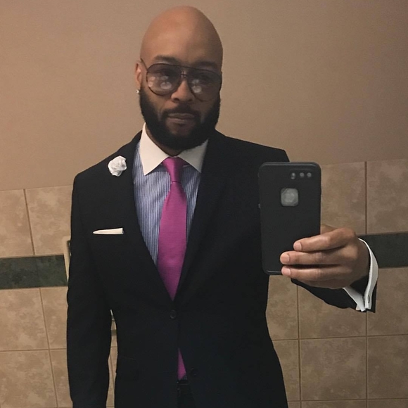 Profile Picture of Sean Christopher (@bigkriz69) on Poshmark