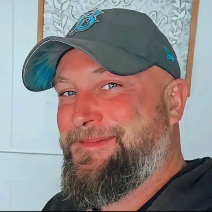 Profile Picture of Derek (@derekchoytoy) on Tiktok