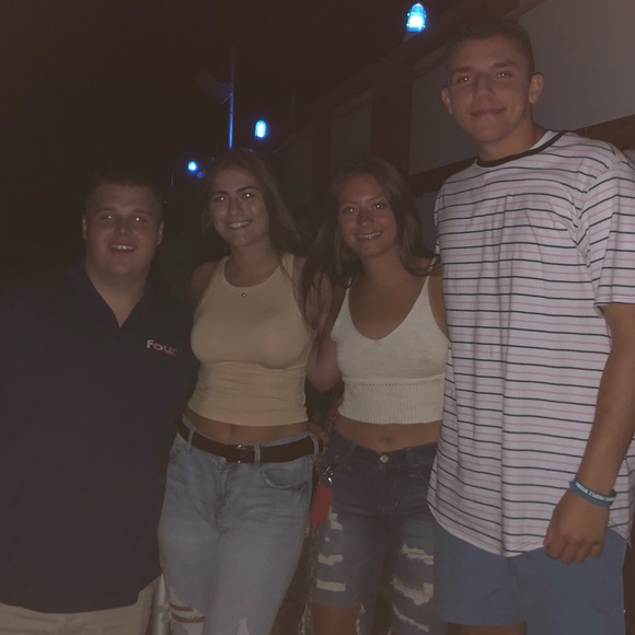 Profile Picture of Sarah Weitman (@sweitman) on Poshmark