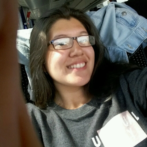Profile Picture of Karen Centeno (@_karenc23) on Poshmark