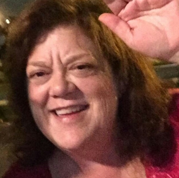 Profile Picture of Paula Gosselin (@p_a_g) on Poshmark