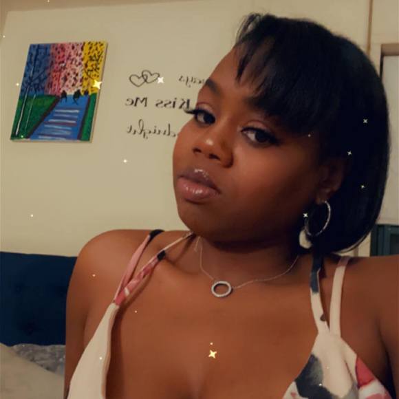Profile Picture of Lakeisha Frazier (@lovelyk3014) on Poshmark
