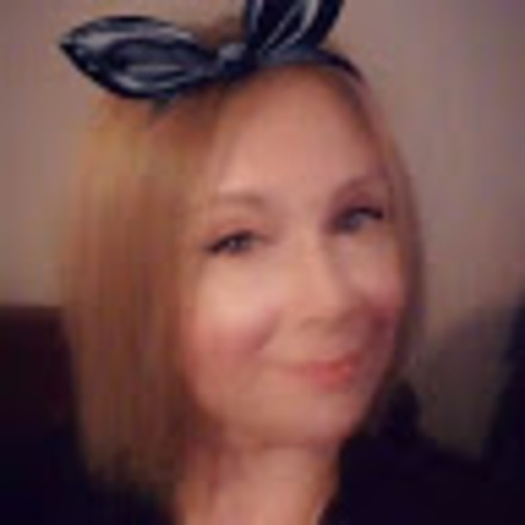 Profile Picture of Deya Doepker (@ddoepker) on Poshmark