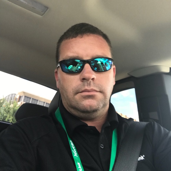 Profile Picture of Josh Traverse (@jrtraverse) on Poshmark