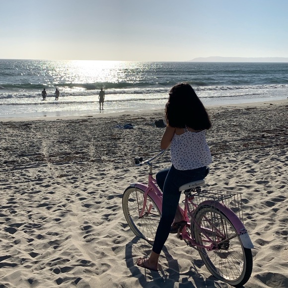 Profile Picture of Crystal Celis (@ccelis83) on Poshmark