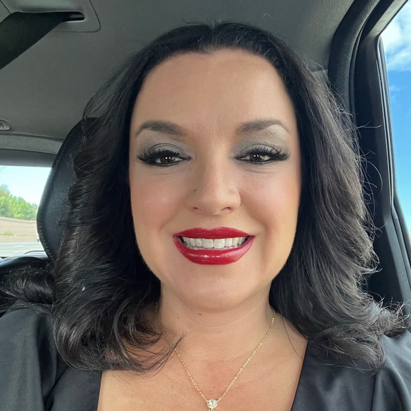 Profile Picture of Shawna Womack (@shaydom101) on Poshmark