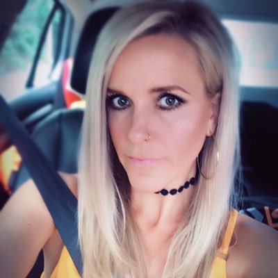Profile Picture of Nicola Foster  💚 (@nickyfos) on Twitter