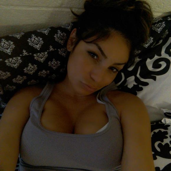 Profile Picture of Alexia Chavez (@gstringdiva85) on Poshmark