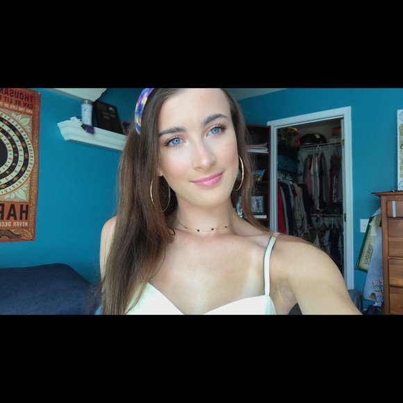 Profile Picture of Lindsey Wertz (@lindsey_wertz) on Poshmark