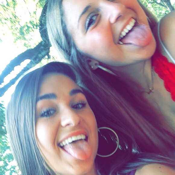 Profile Picture of Caroline Oconnor (@caroconnorr) on Poshmark