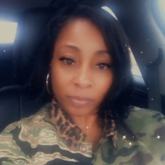 Profile Picture of Tyeshia Robertson (@tr35202) on Poshmark