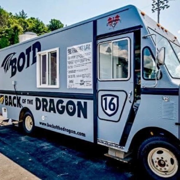 Profile Picture of Morgan Lowe (@lowemorgan7) on Poshmark