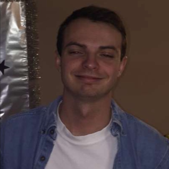 Profile Picture of Adam Desrochers (@adamdesrochers) on Poshmark