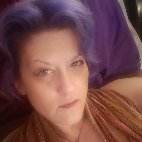 Profile Picture of Jeanna Adams kelley (@ggk) on Poshmark