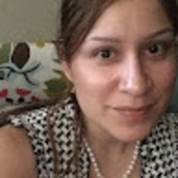 Profile Picture of Laura Tolbert (@prlsnw1) on Poshmark