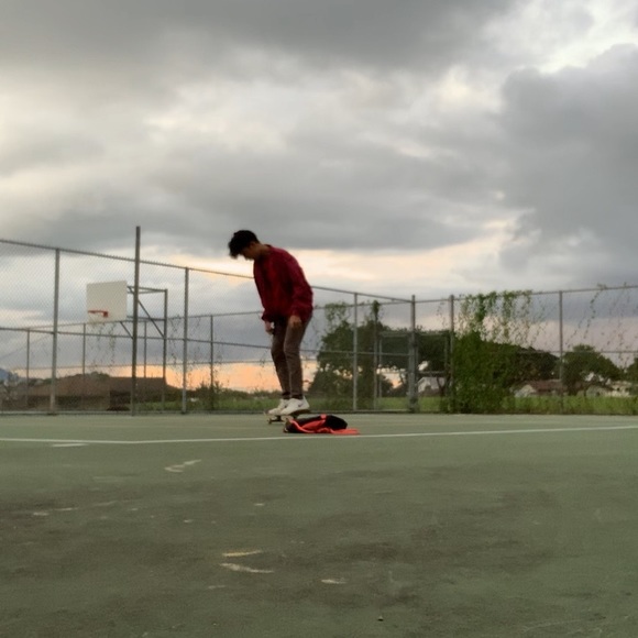 Profile Picture of Arona Rogan (@rogan_sk8) on Poshmark