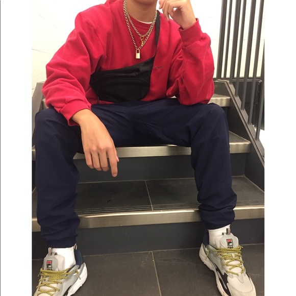 Profile Picture of Justin Lu (@justinlu__) on Poshmark