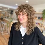 Profile Picture of Danielle Valentine (@daniellevalentinebooks) on Instagram