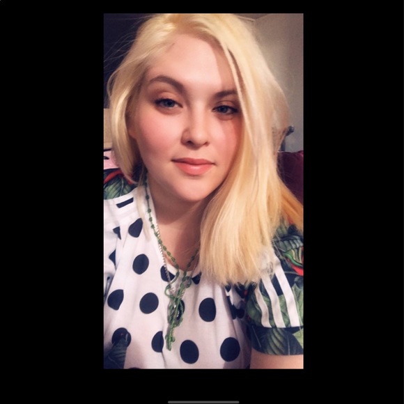 Nan Nan - Poshmark Profile Picture of Nan Nan (@nannan_) on Poshmark