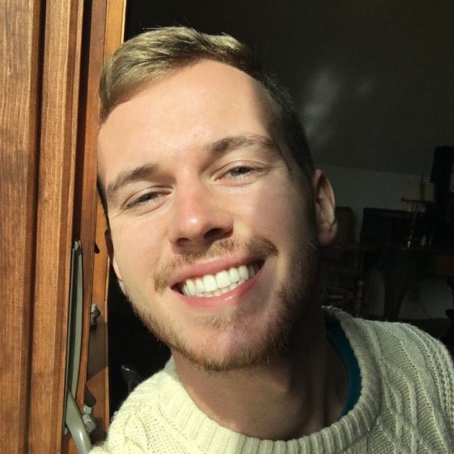 Profile Picture of Alex Bare (@alexbaretv) on Tiktok