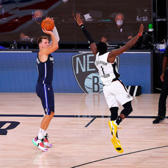 Profile Picture of Zacharie Phair (@zachariephair) on Poshmark