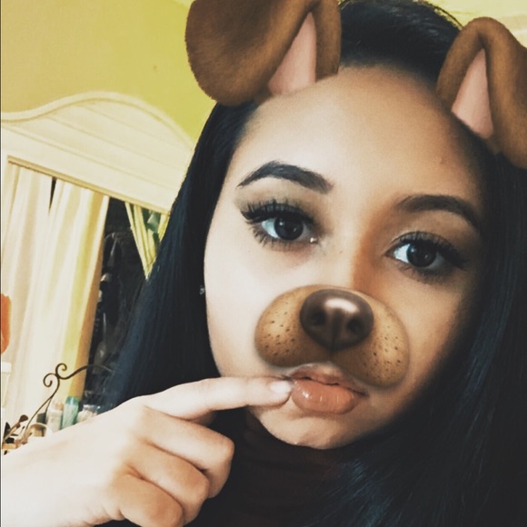 Profile Picture of Bianca Hall (@bianca1212123) on Poshmark
