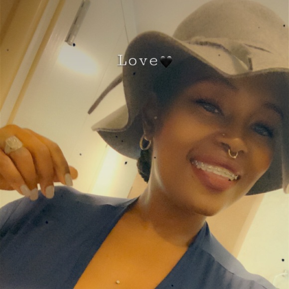Profile Picture of Janetta Handy (@janettahandy) on Poshmark