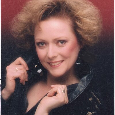 Profile Picture of Linda Foote (@FeatherFoote) on Twitter