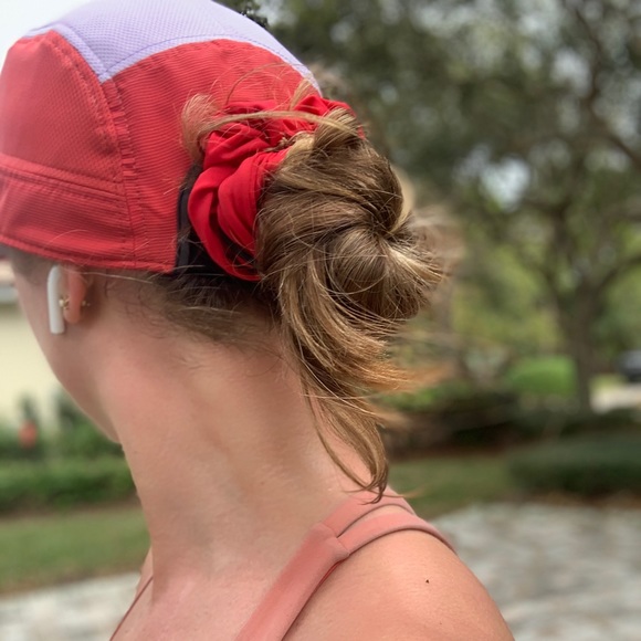 Profile Picture of Carly Ross (@carlycloset329) on Poshmark