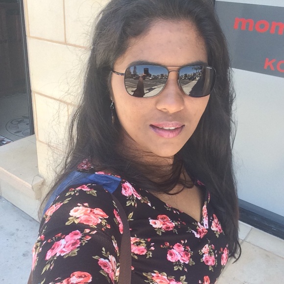 Profile Picture of Tessy Joseph (@tessyj0110) on Poshmark
