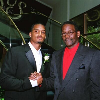 Profile Picture of Darrell Hill (@learningtohate) on Twitter