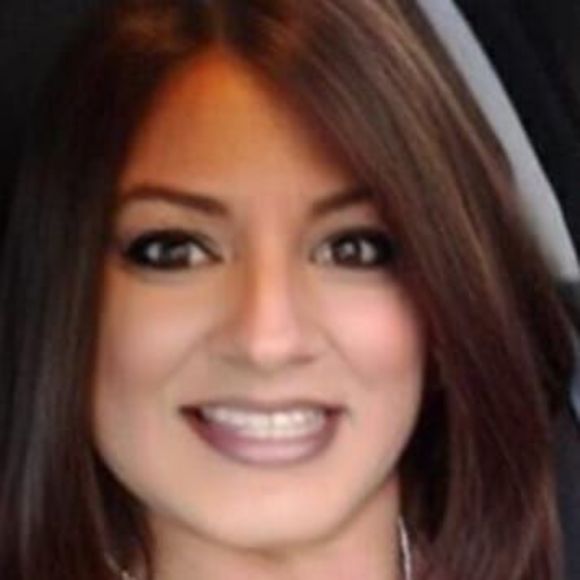 Profile Picture of Lisa Andreu - arguello (@larguello2015) on Poshmark