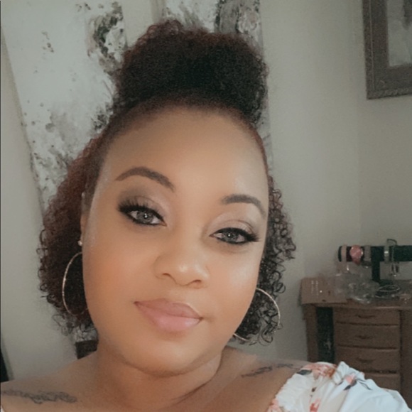 Profile Picture of Kyisha Pondexter (@kpondexter86) on Poshmark