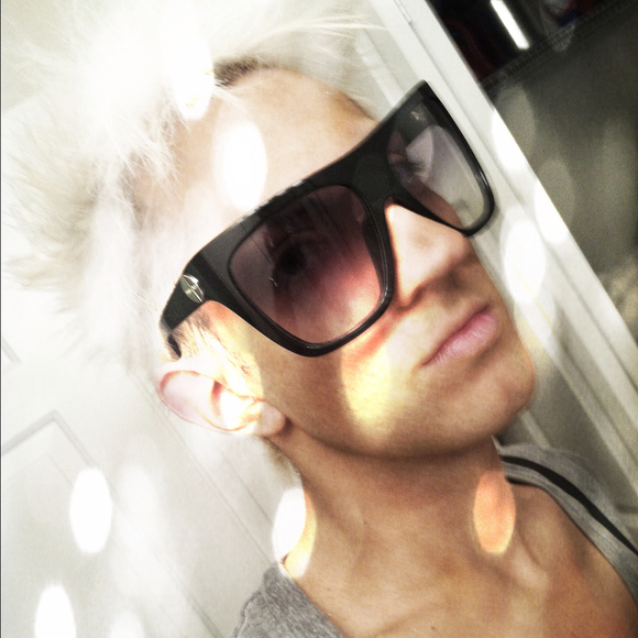 Profile Picture of Steven Lazaroff (@goasksteven) on Poshmark