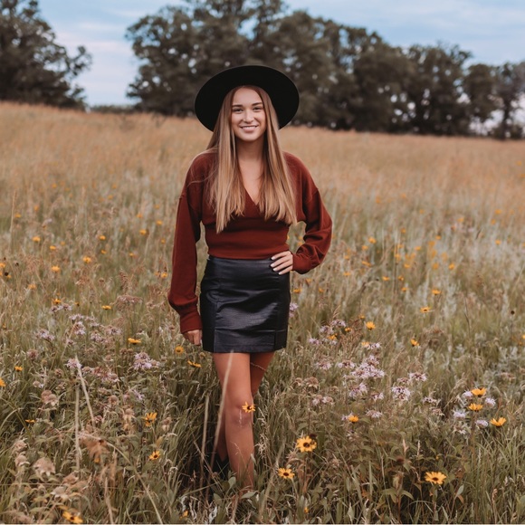 Profile Picture of Aubrey Erickstad (@aerickstad) on Poshmark