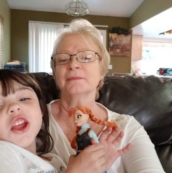 Profile Picture of Tina Phillips (@tinawatkins11) on Poshmark