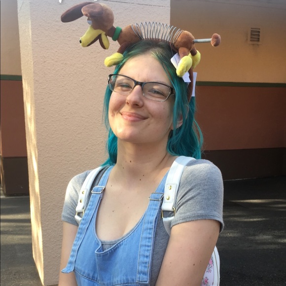 Victoria Senchuk - Poshmark Profile Picture of Victoria Senchuk (@torichuck) on Poshmark