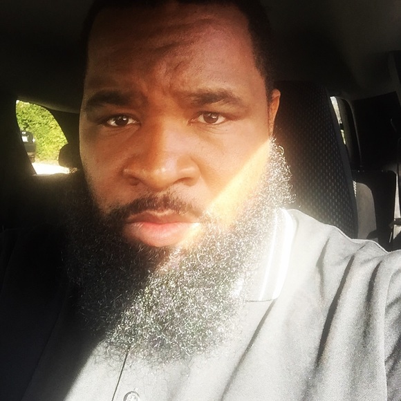 Profile Picture of Eric Cunningham (@eman1716) on Poshmark