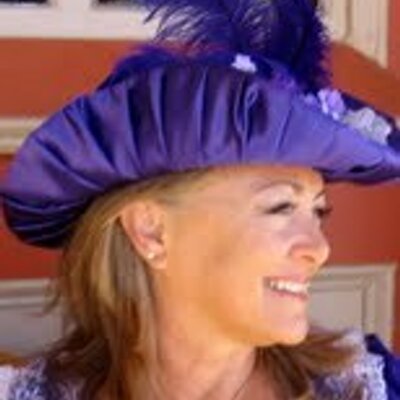 Profile Picture of Kathy Moore (@Missycliffrose) on Twitter