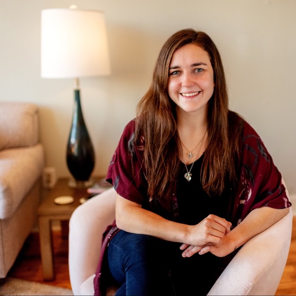 Profile Picture of Isabelle Cabral (@izcabral) on Poshmark