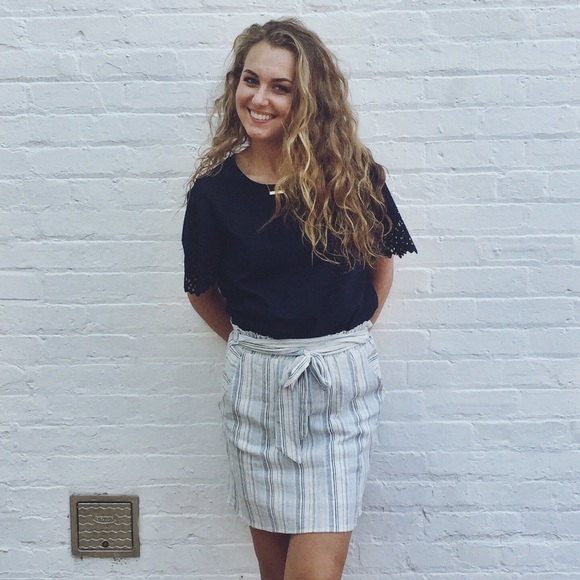 Profile Picture of Sarah Peer (@sarah_222) on Poshmark