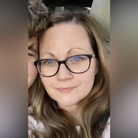 Profile Picture of Erin Meece (@e_meece) on Poshmark