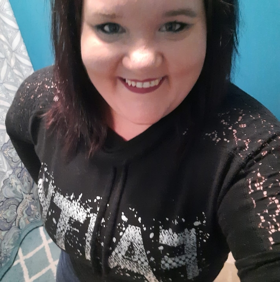 Profile Picture of Paige Barrick (@pbarrick12) on Poshmark