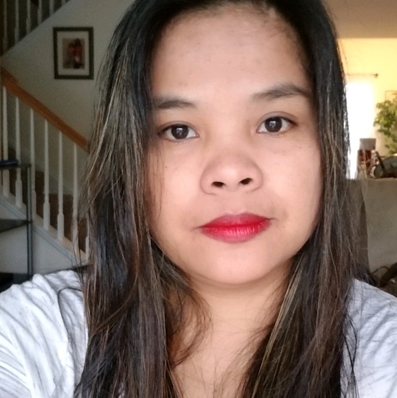 Profile Picture of Anna Gatling (@annagatling) on Poshmark