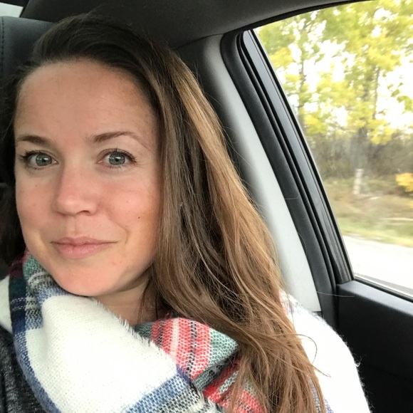 Profile Picture of Heather Macbeth (@hmacb) on Poshmark