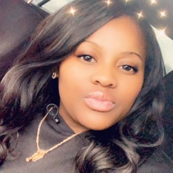 Profile Picture of Shanice Howard (@niyell0926) on Poshmark