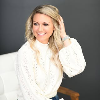 Profile Picture of Colleen Manning | Sales Coach (@officialmamasales) on Instagram